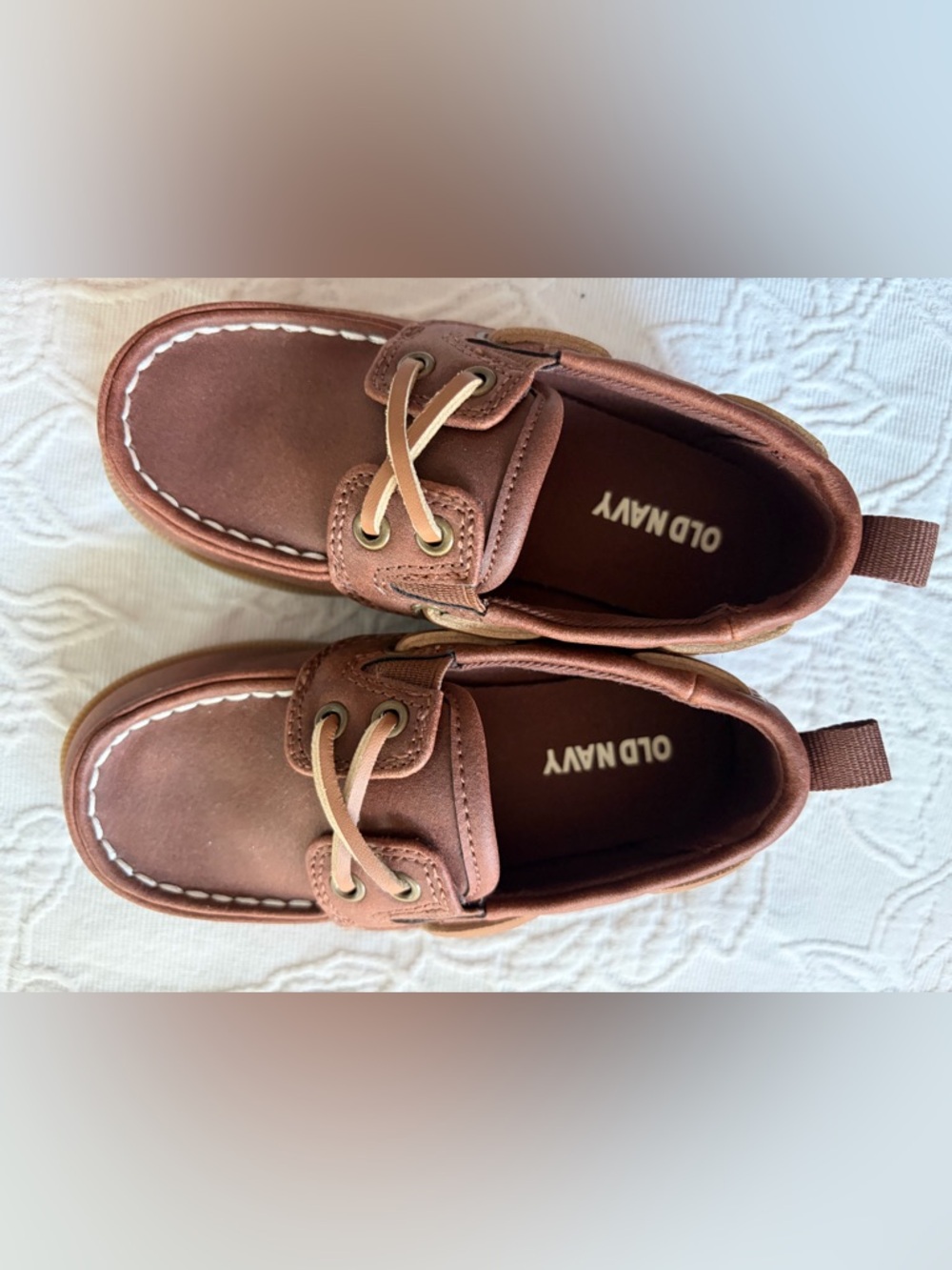 Old Navy boys’ toddler 8 Chestnut Brown Boat Shoes with Tan Laces new
